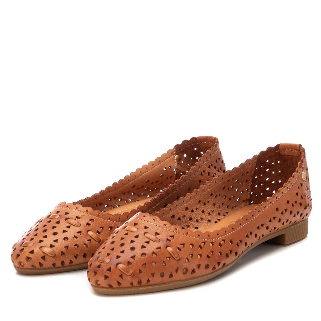 Carmela 16157801 ballerine marron cuir ajouré plat