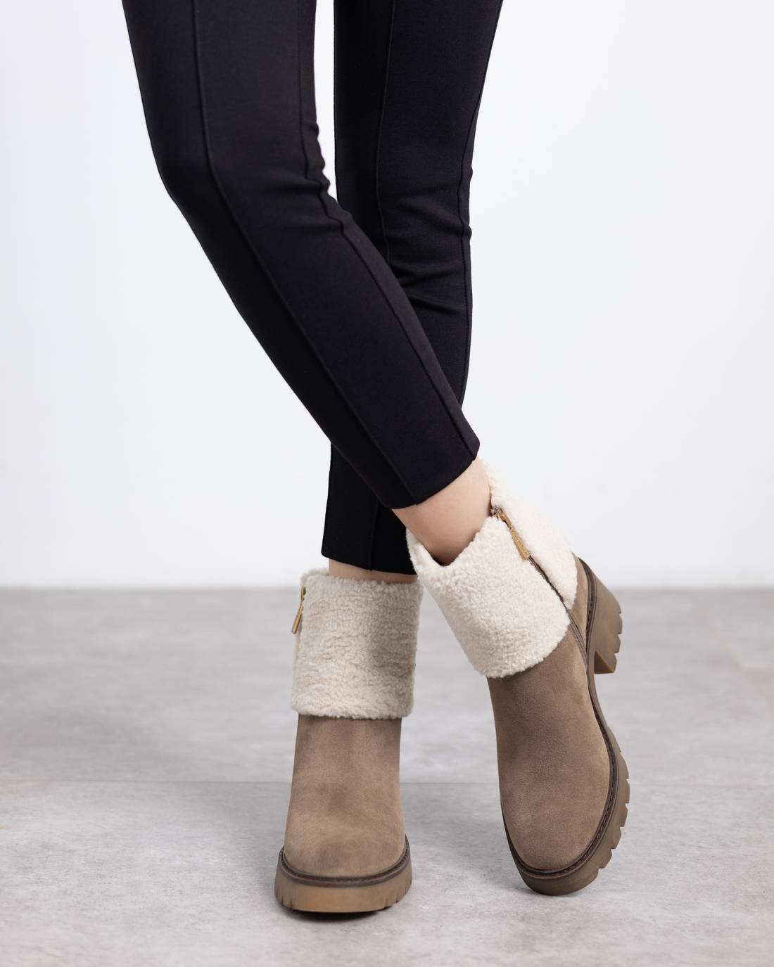 Carmela 16265901 bottines femme taupe fourrées talon