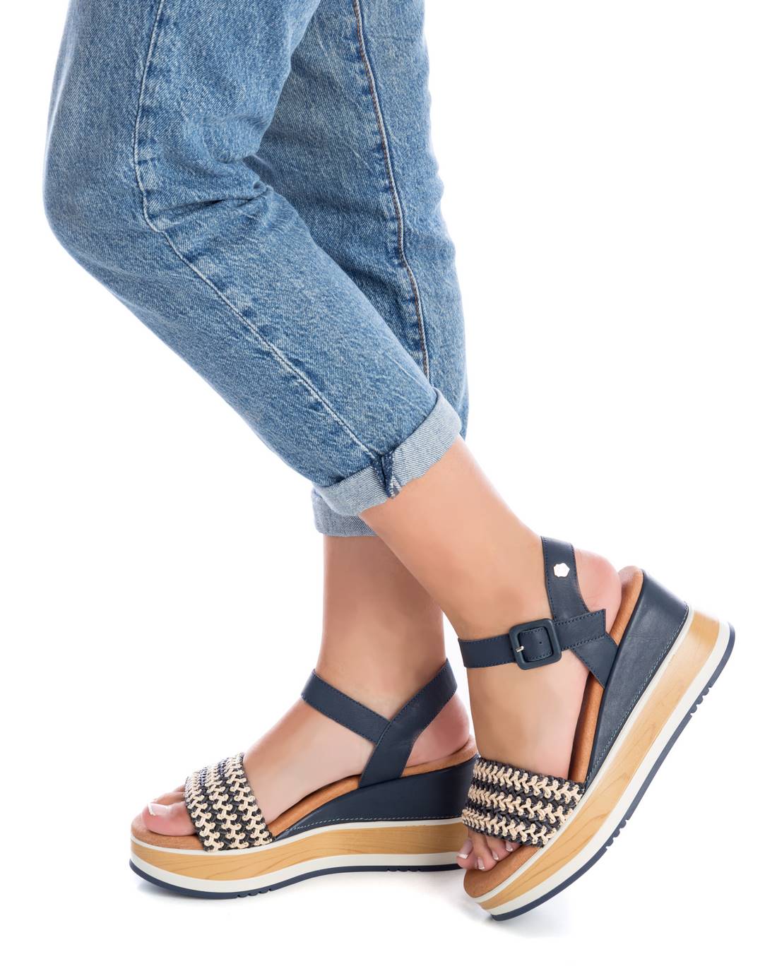 Carmela 16058903 sandale compensée cuir bleu 8 cm