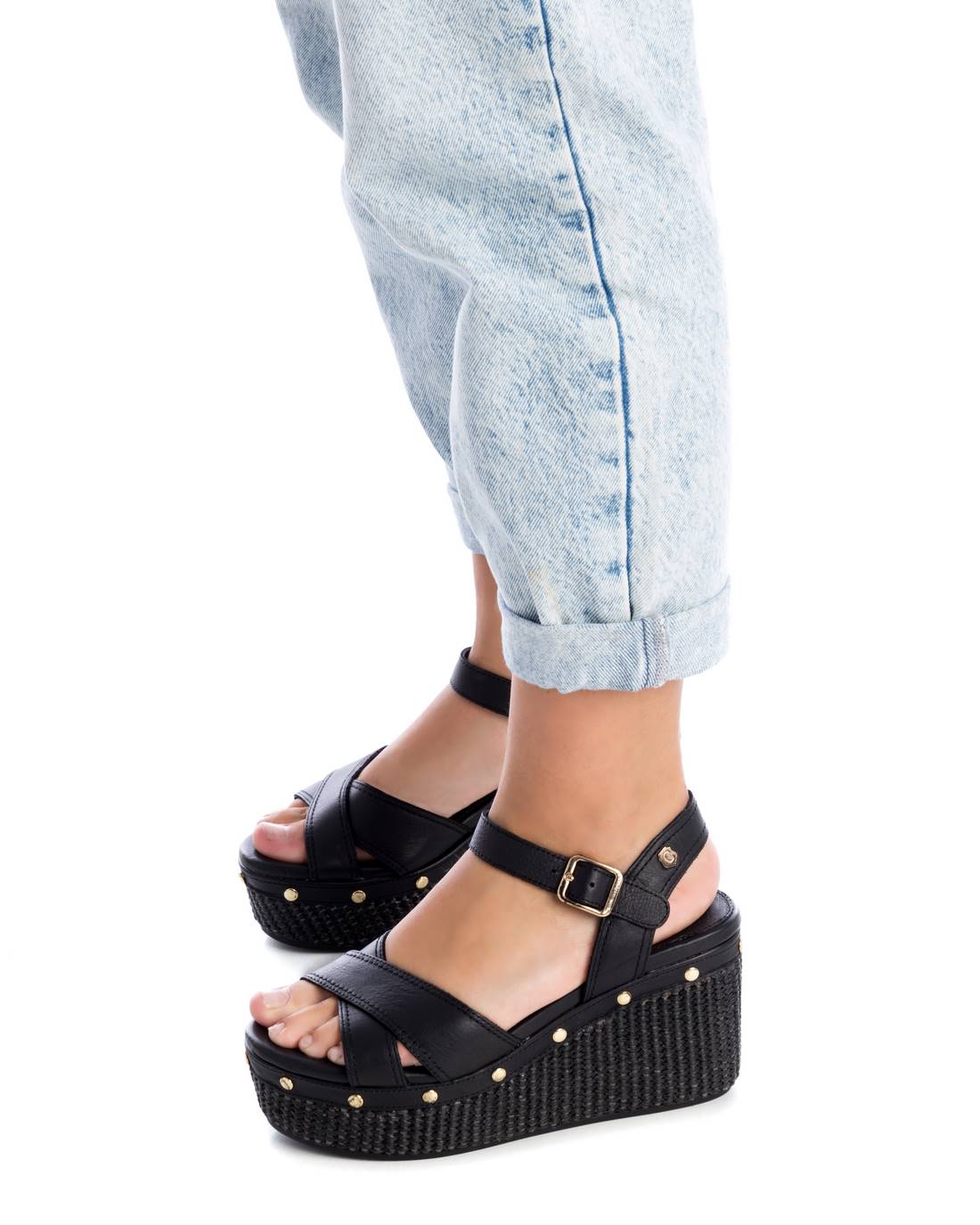 Carmela 16075001 sandale cuir noir compensée 9 cm
