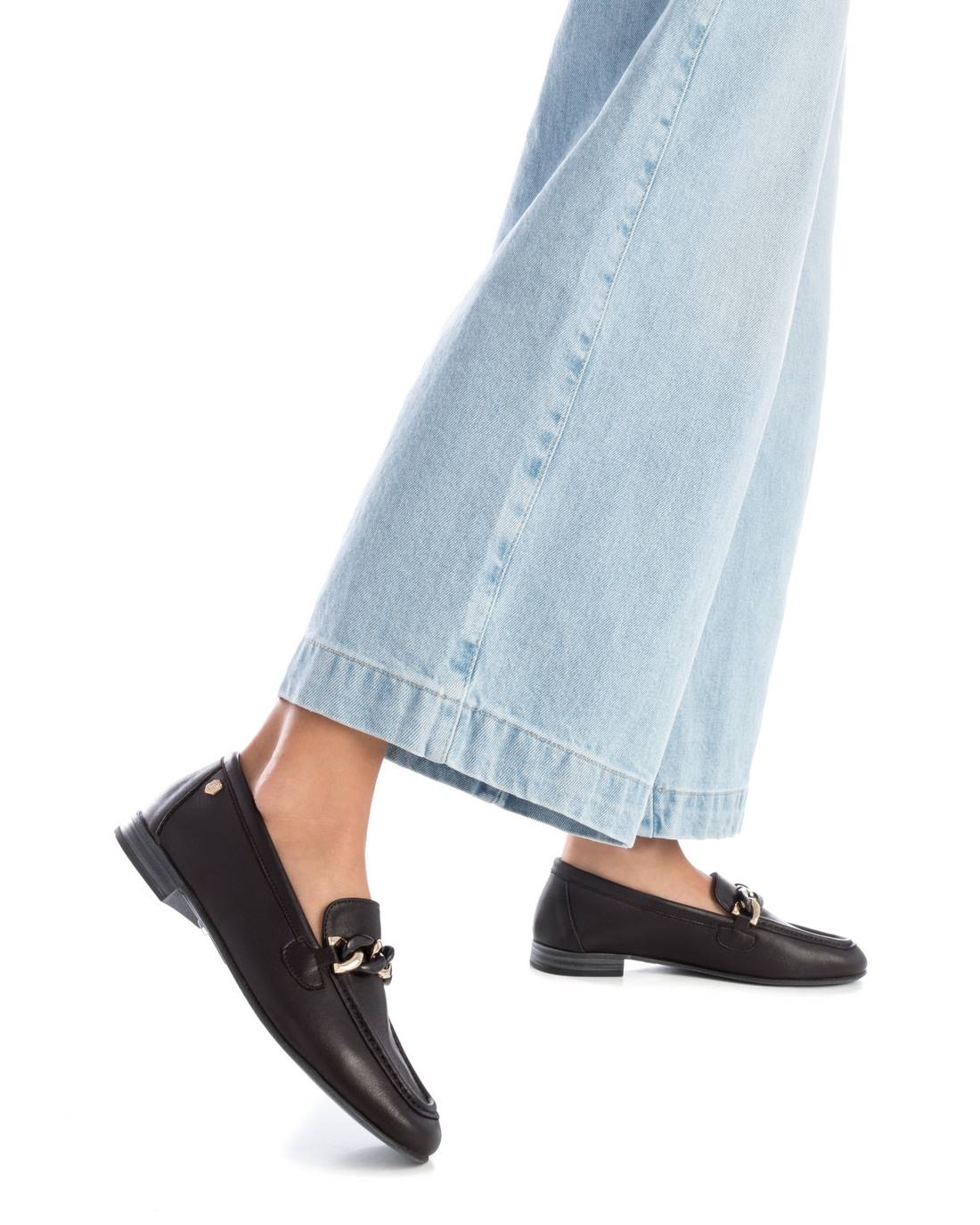 Carmela 16156101 mocassin cuir noir chaîne