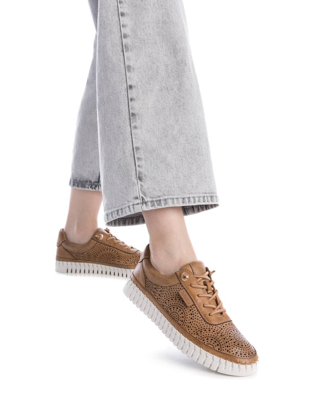Carmela 16232704 chaussures lacées camel cuir ajouré