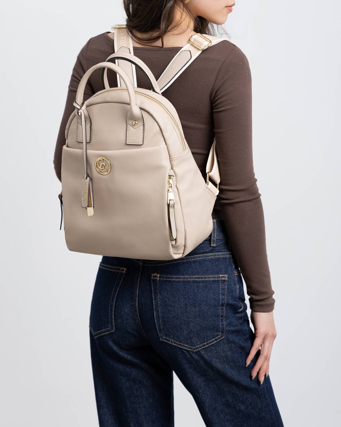 Carmela 18616402 sac à dos beige simili cuir bandoulière