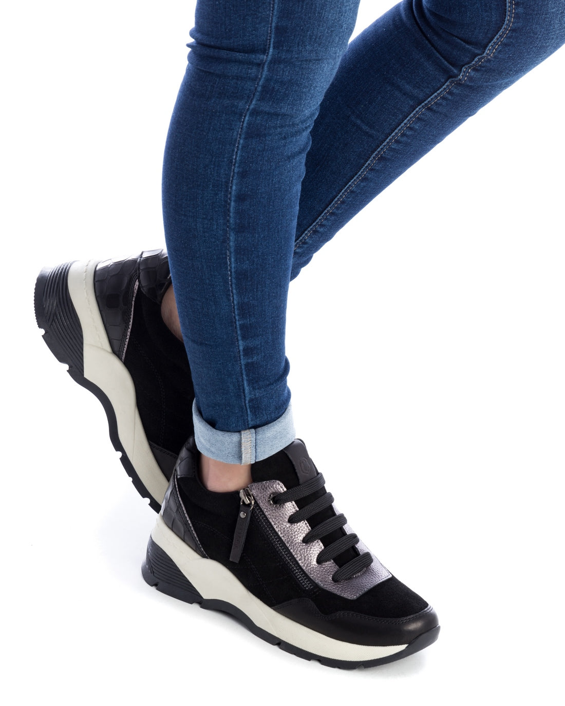 Carmela 16019501 sneaker cuir noir plateforme