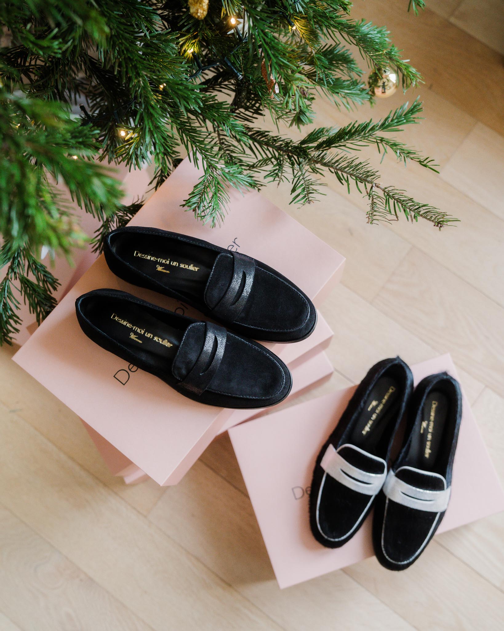 Dessine Moi Un Soulier mocassin poils irisé noir cuir plat