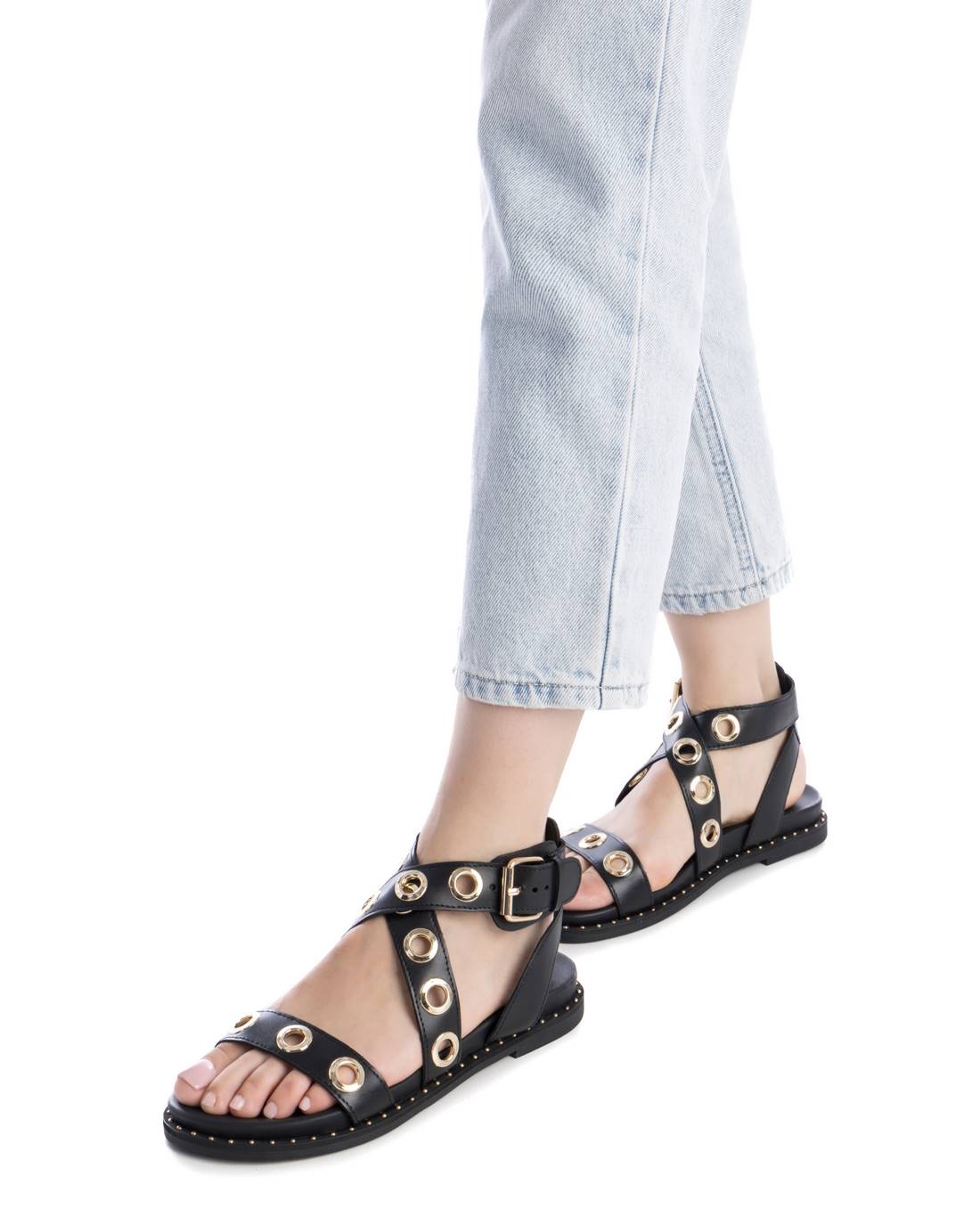 Carmela 16238901 sandales cuir noir boucle plates
