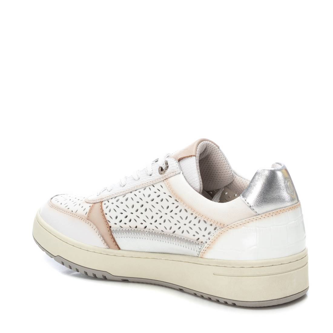 Carmela 16141401 baskets femme blanche cuir plat