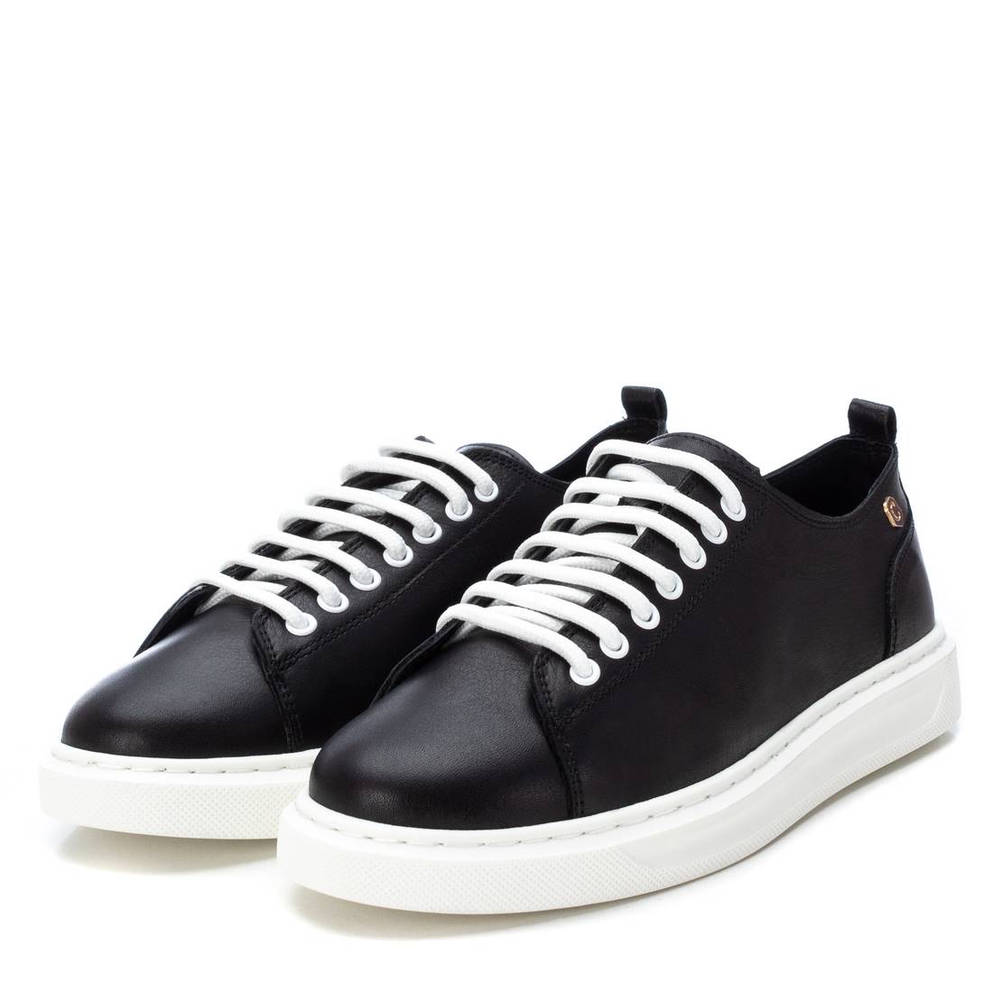 Carmela 16043609 baskets cuir noir lacets