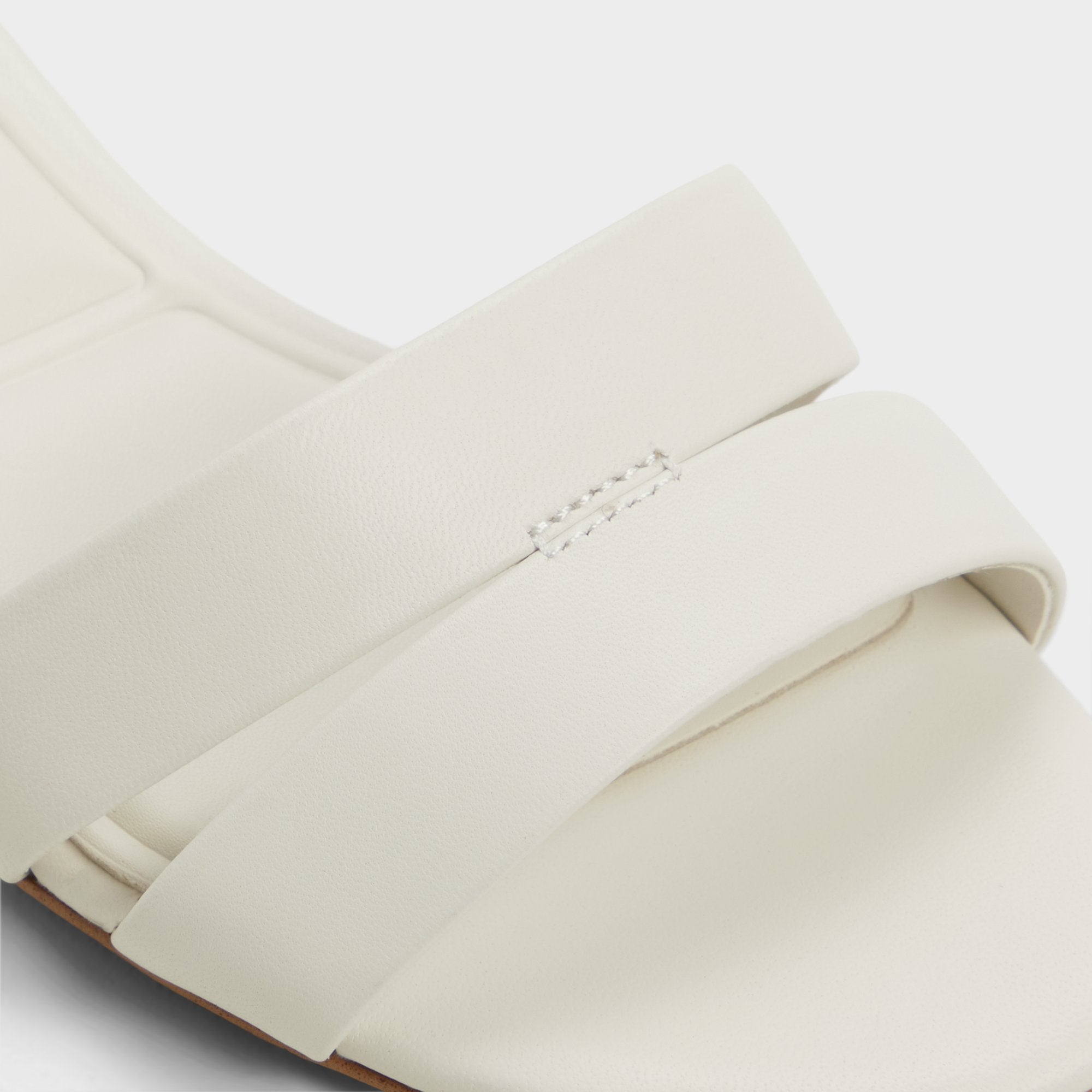 ALDO Scarletta mules cuir talon kitten
