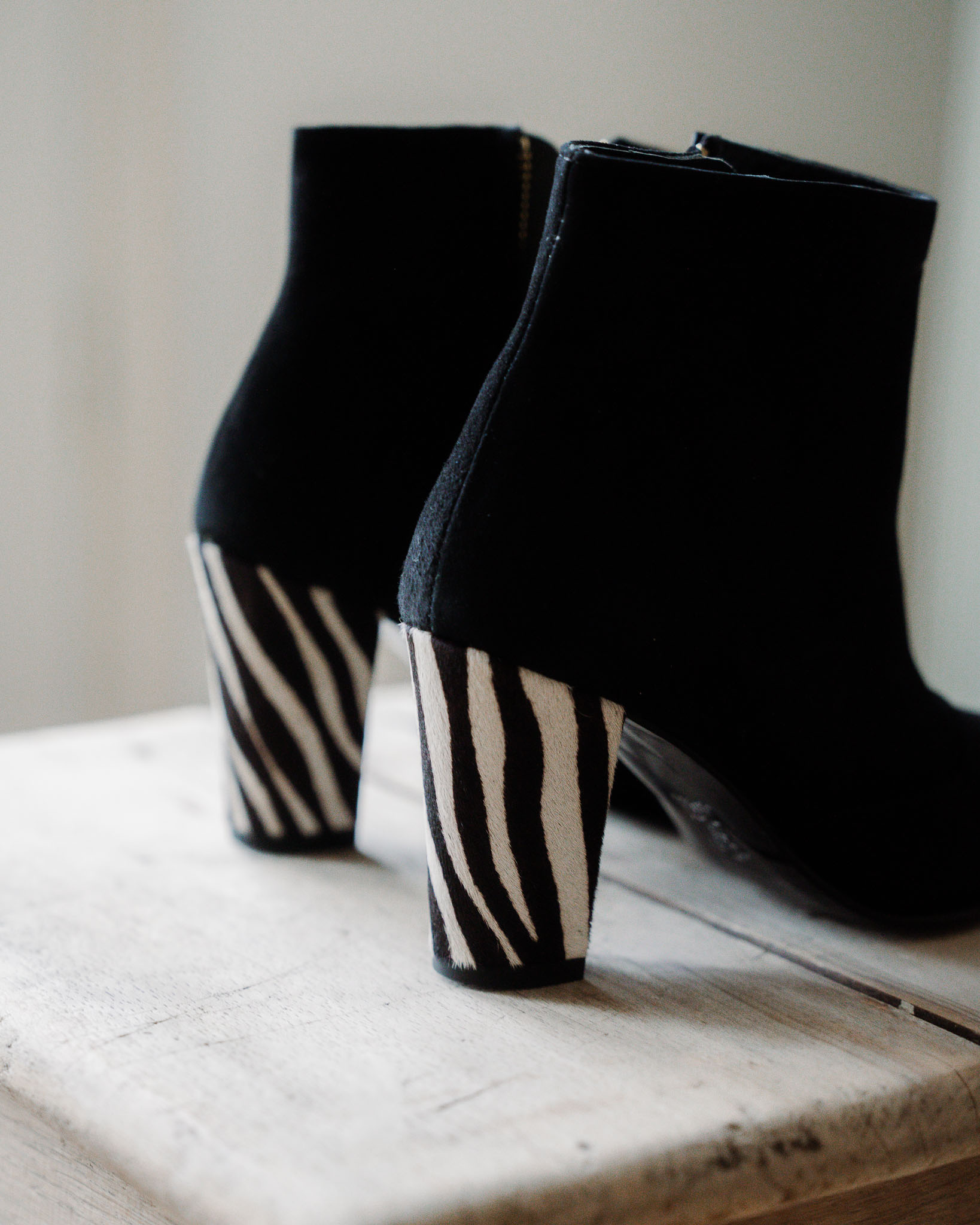 Dessine Moi Un Soulier bottines velours noir poil zèbre talon