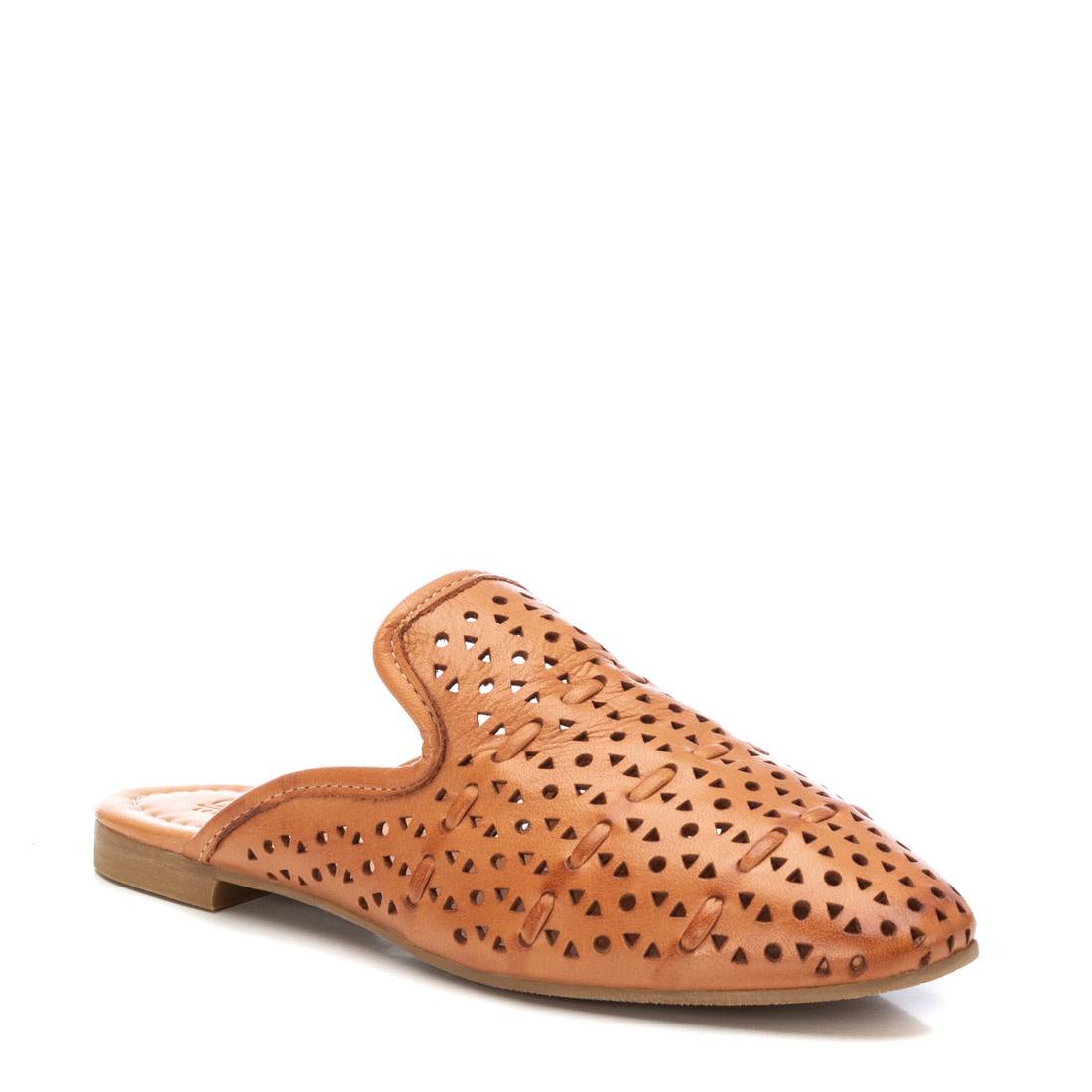 Carmela 16158502 sabot cuir marron ajouré plat