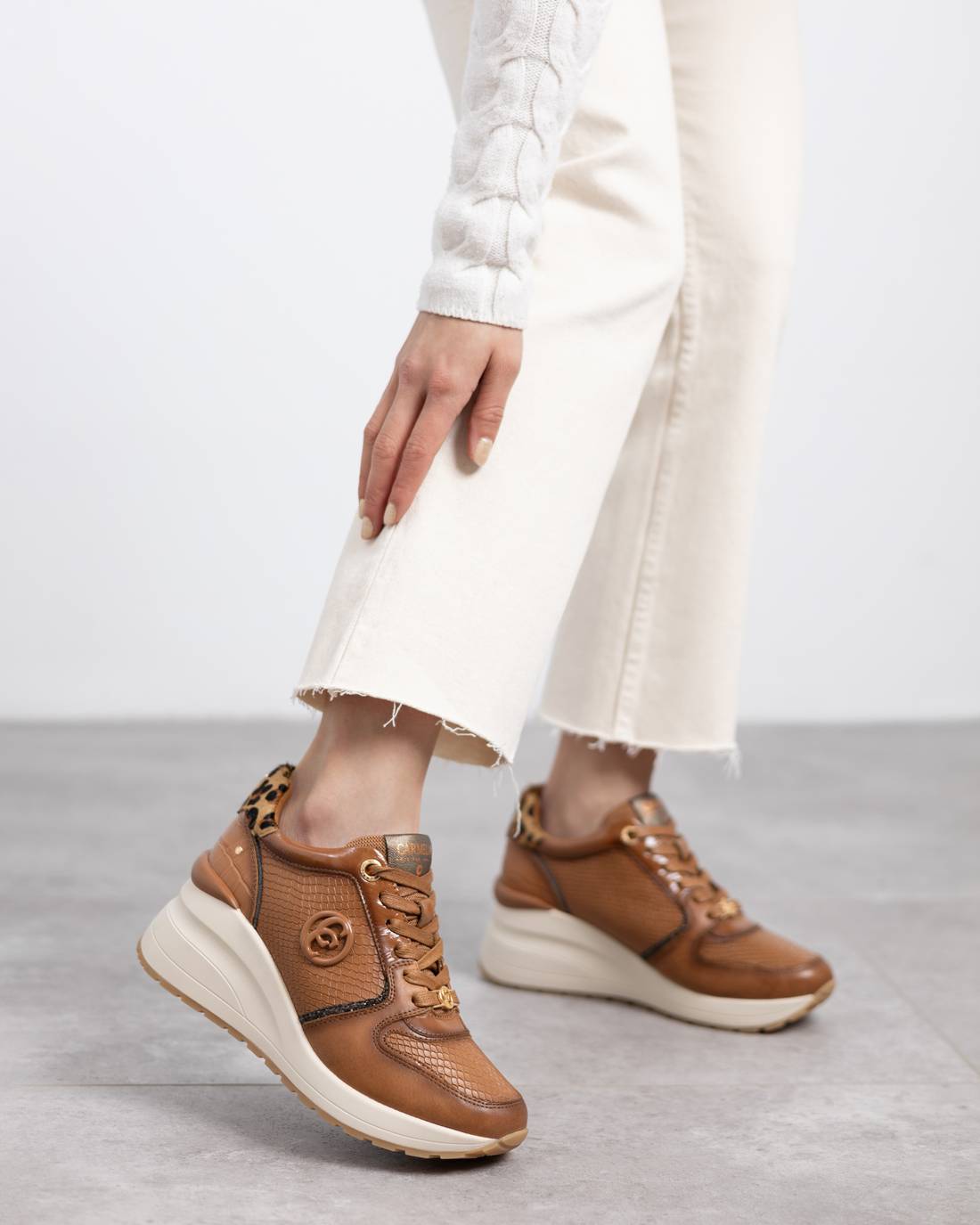 Carmela 16244403 basket femme camel cuir compensée lacets