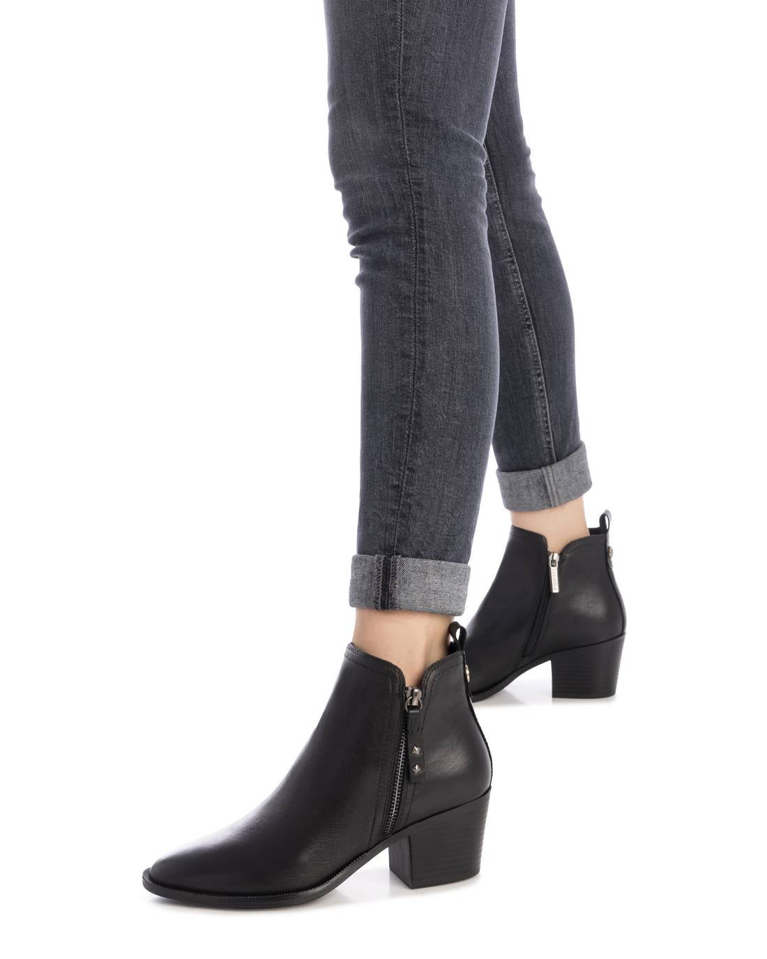 Carmela 16258501 bottine noire à talon zip latéral