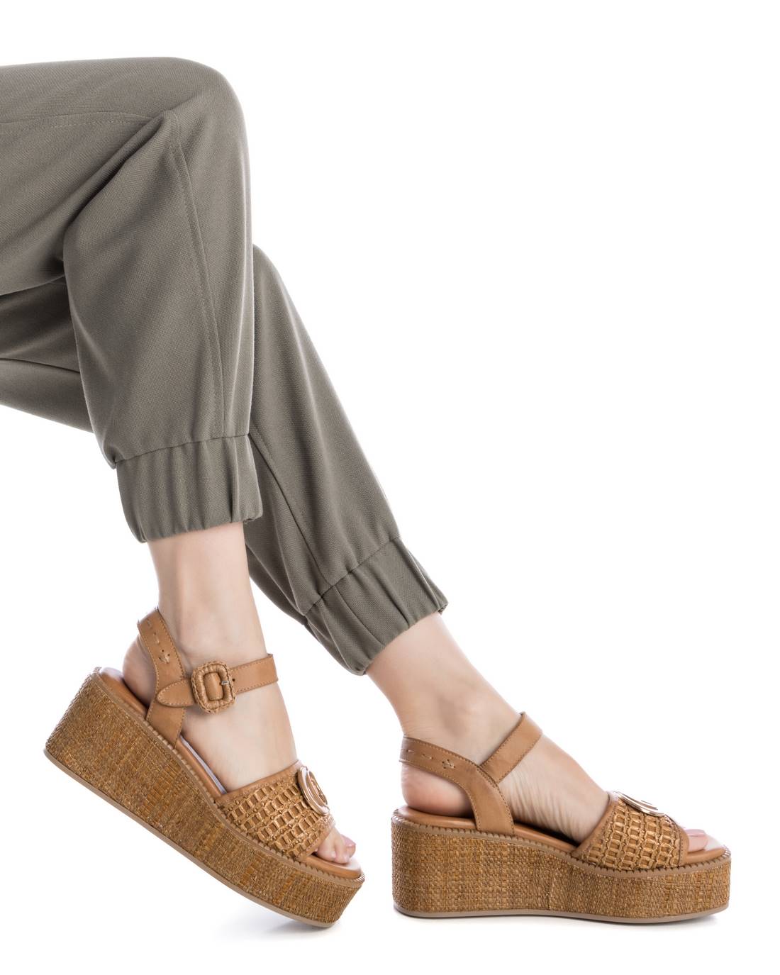 Carmela 16236001 sandales cuir camel compensées
