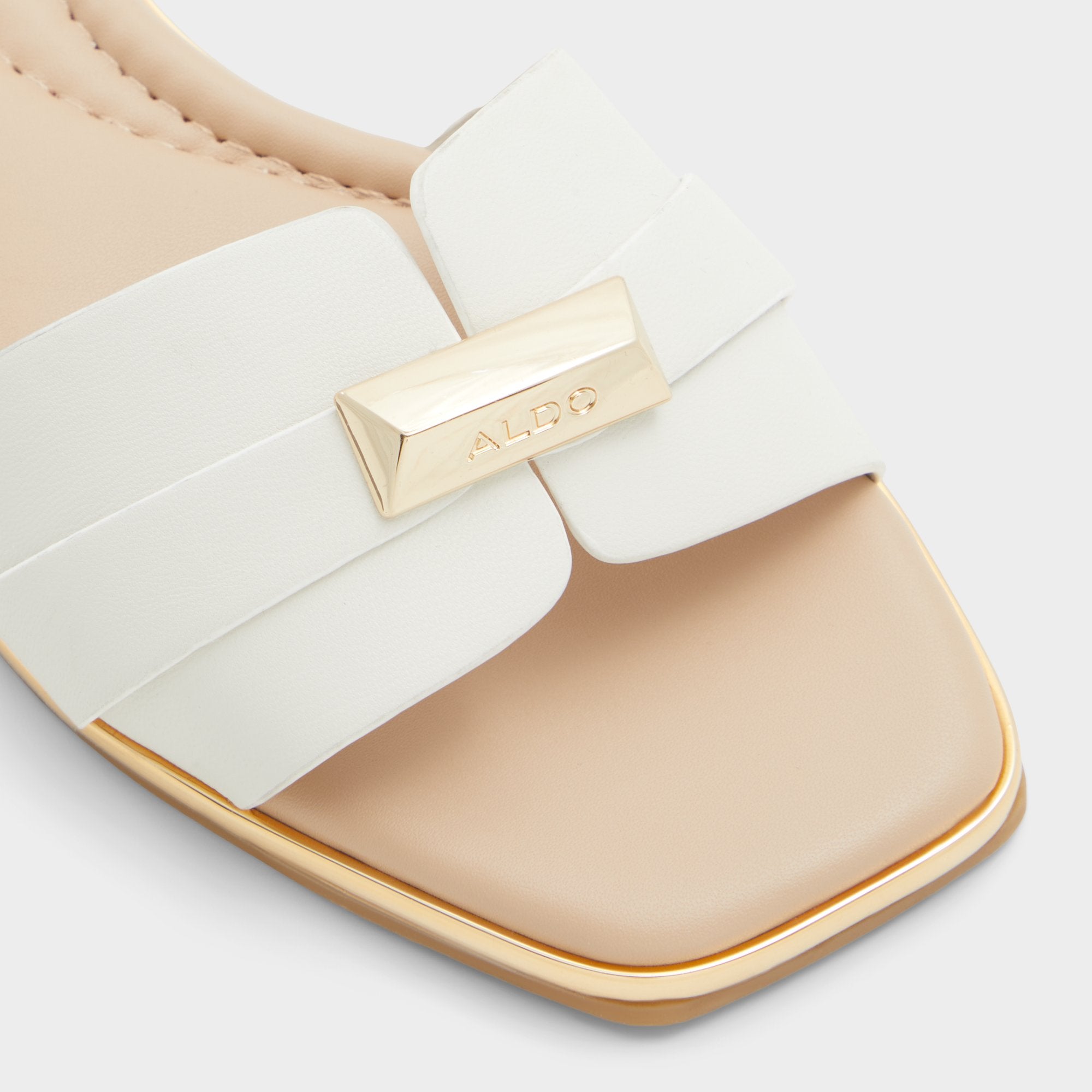 ALDO Darine sandales plates blanches détail doré