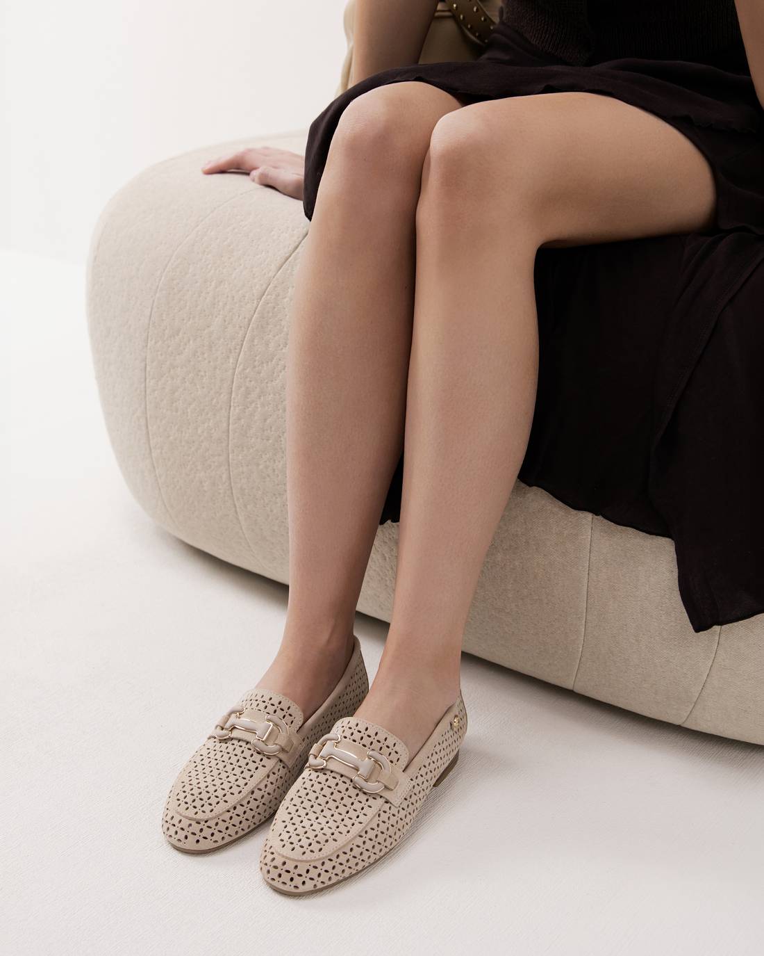 Carmela 16313703 mocassins cuir beige talon bas