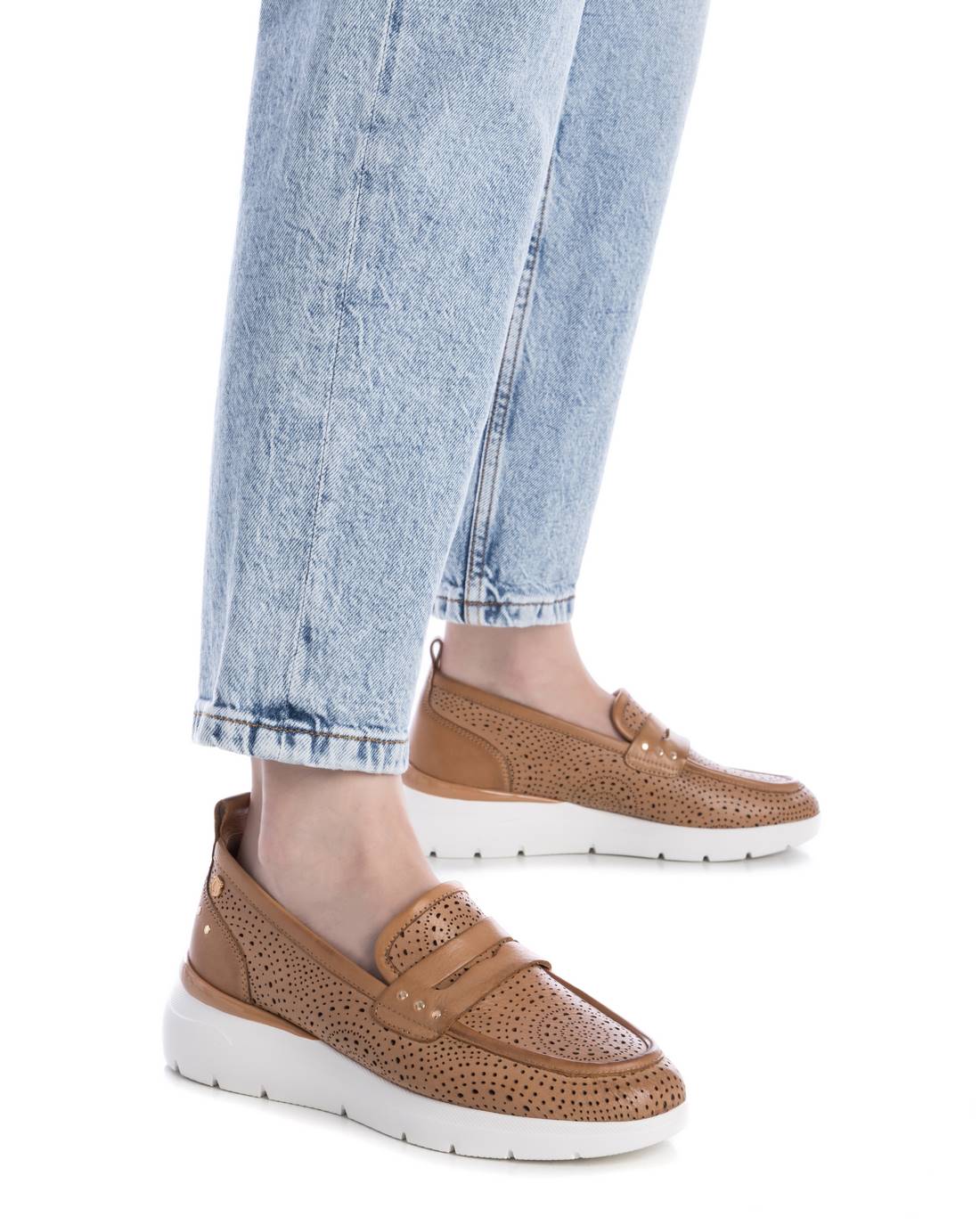 Carmela 16227501 mocassin camel cuir perfore