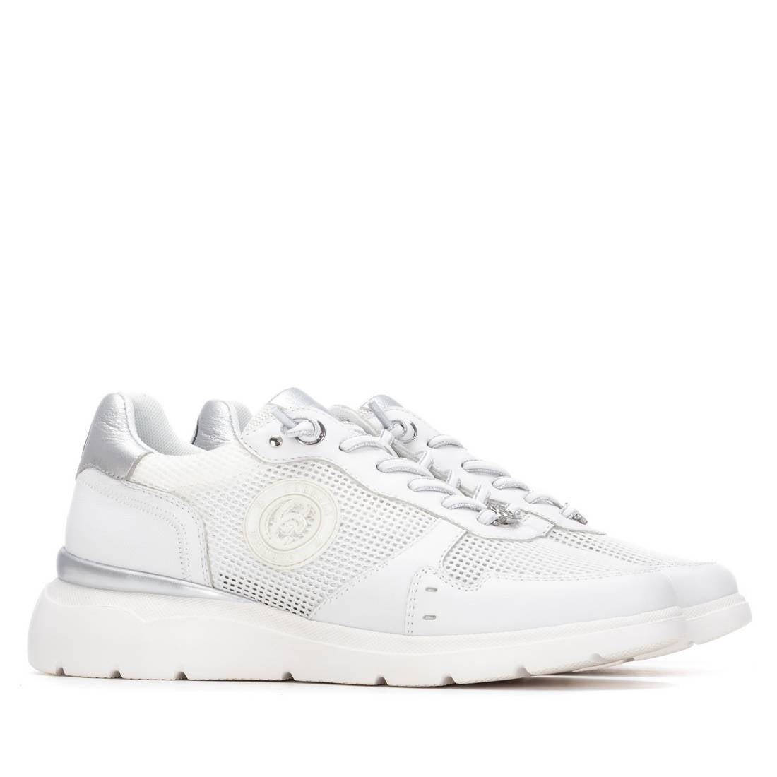 Carmela 16312604 baskets femme blanc cuir ajouré