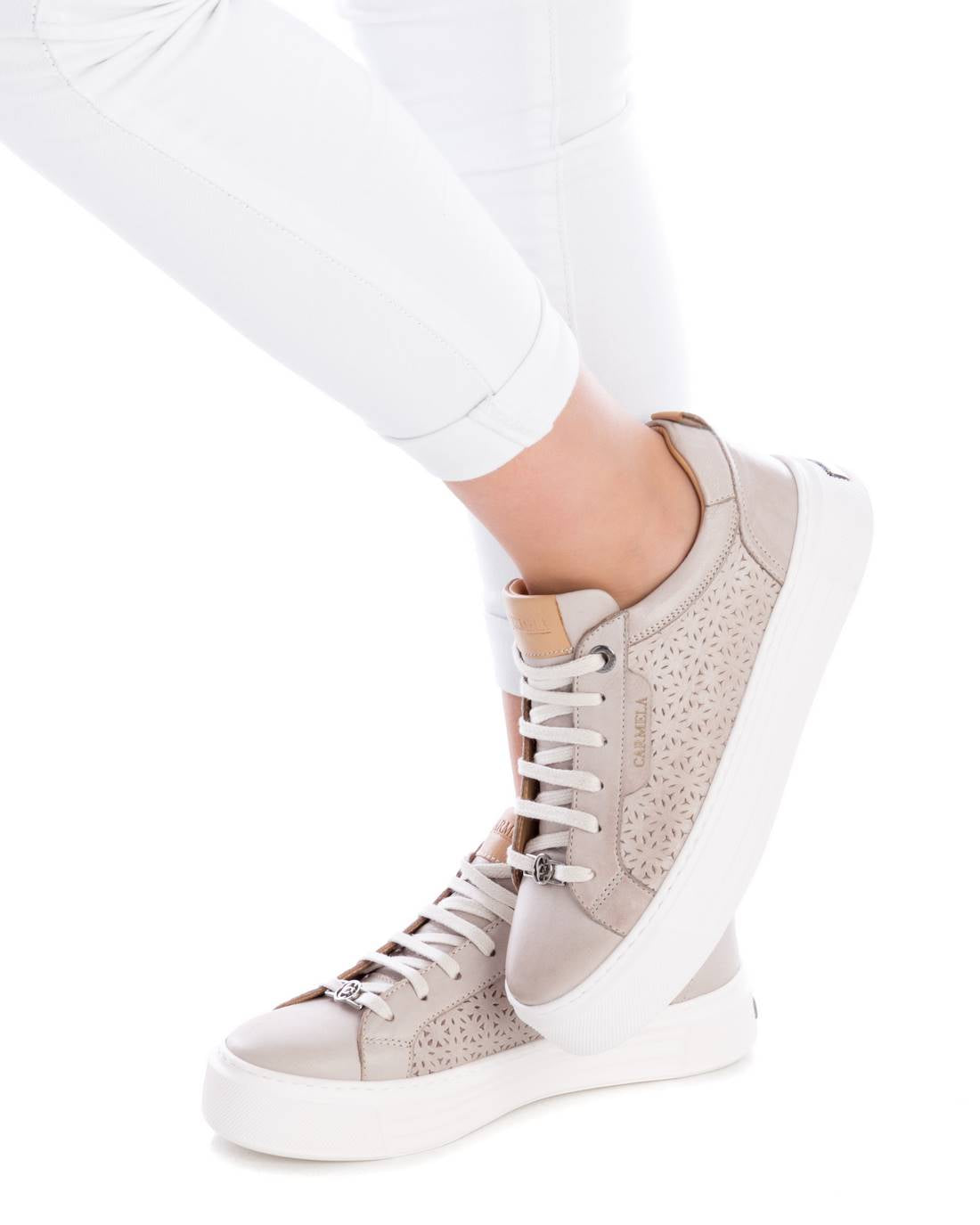 Carmela 16055803 baskets cuir blanc ajouré