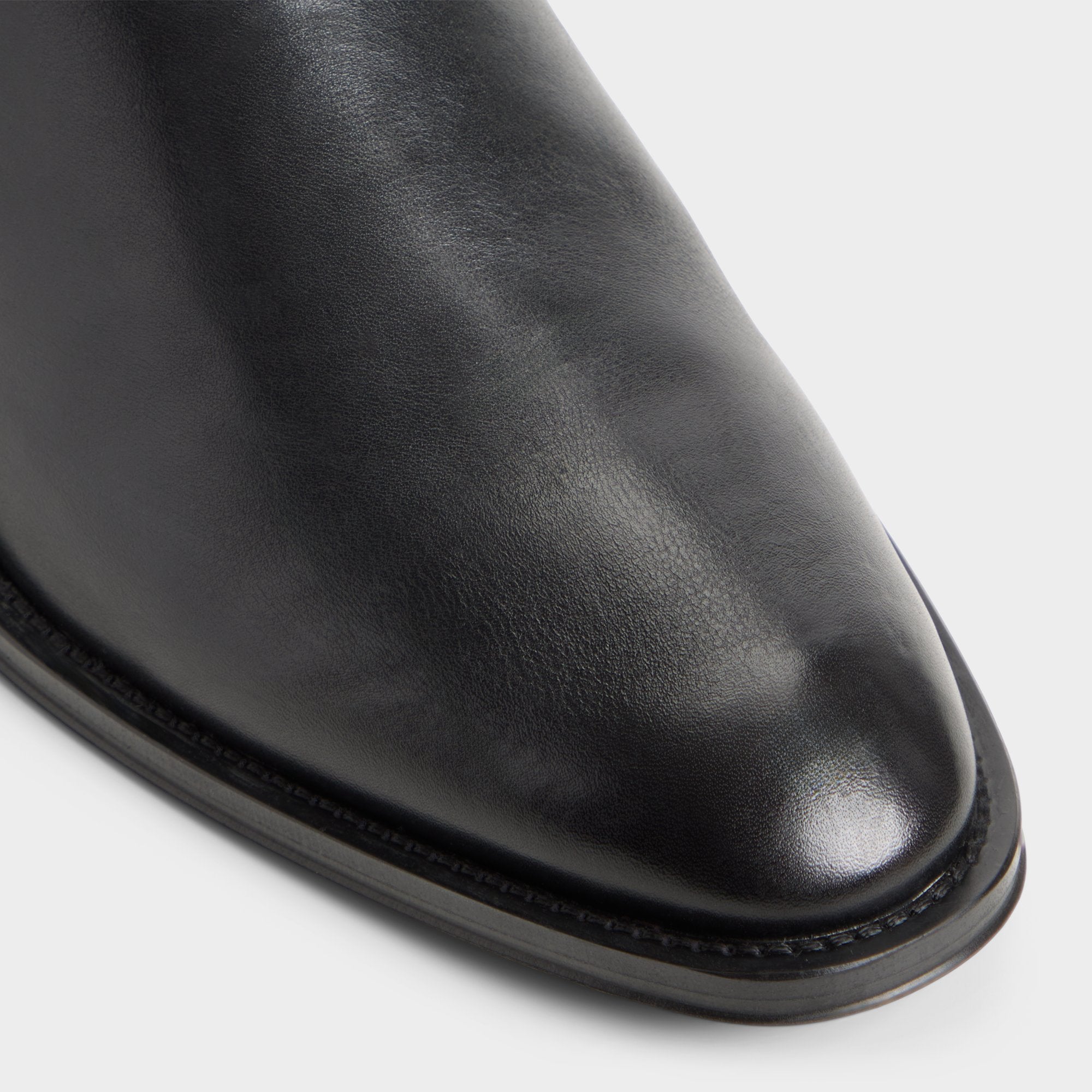 ALDO Calder bottes noires festival