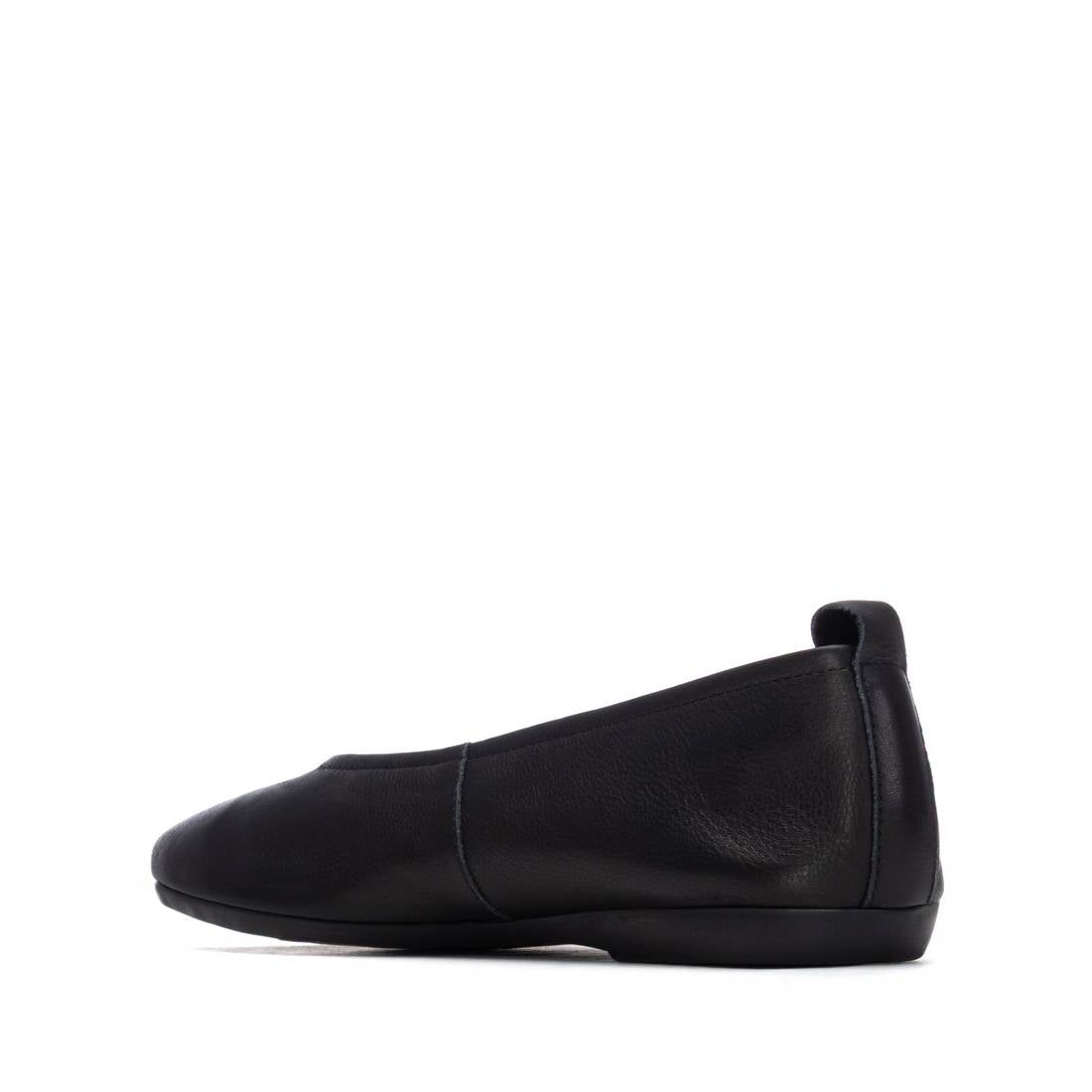 Carmela 16314009 ballerine cuir noir semelle coussinée