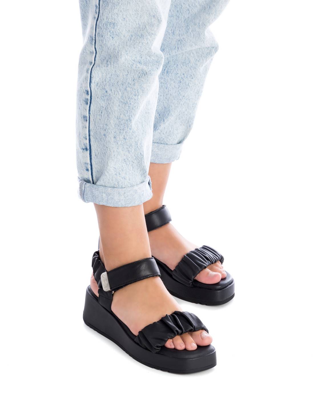 Carmela 16081112 sandales femme noires cuir plat
