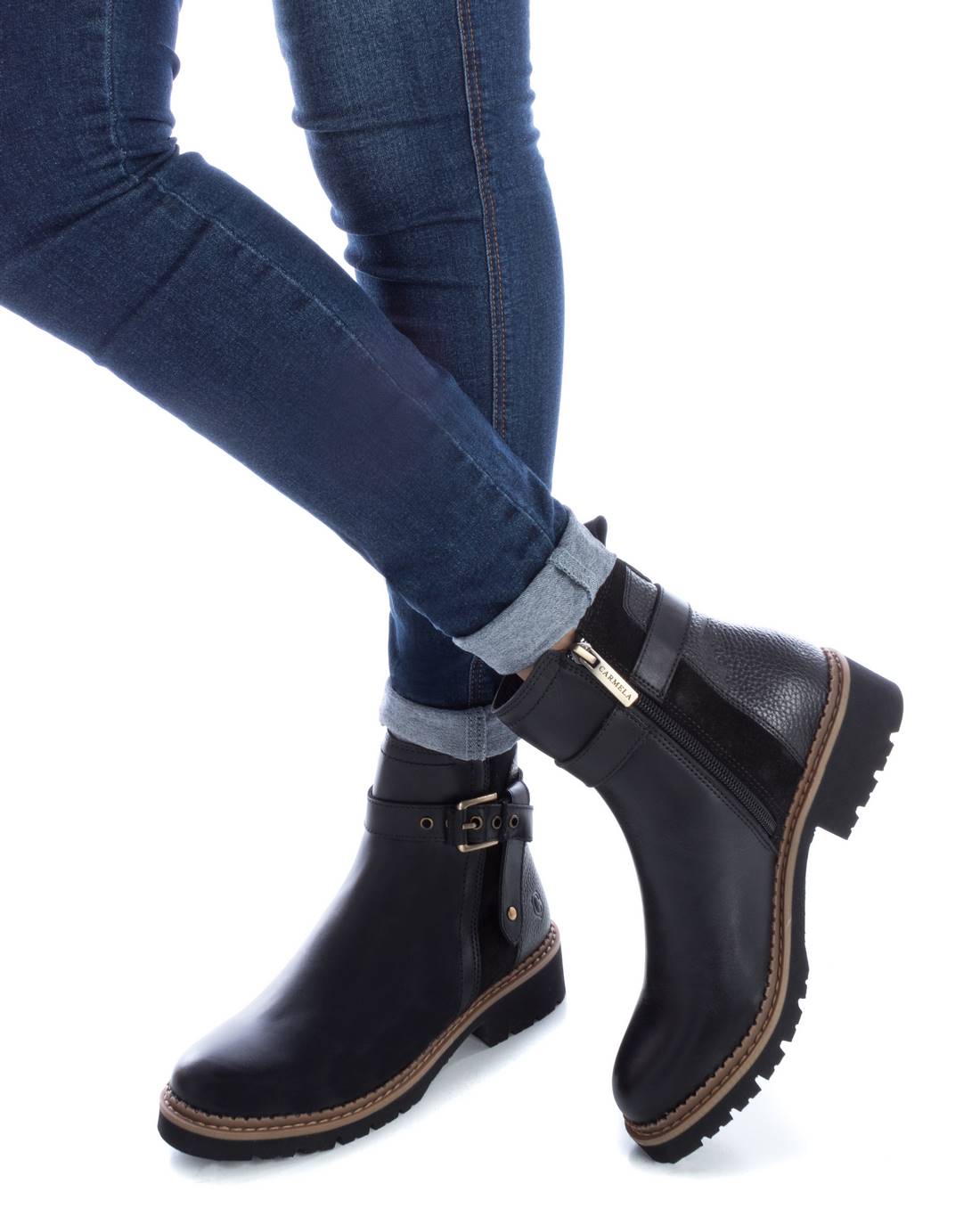 Carmela 16097601 bottine cuir noir à zip plat