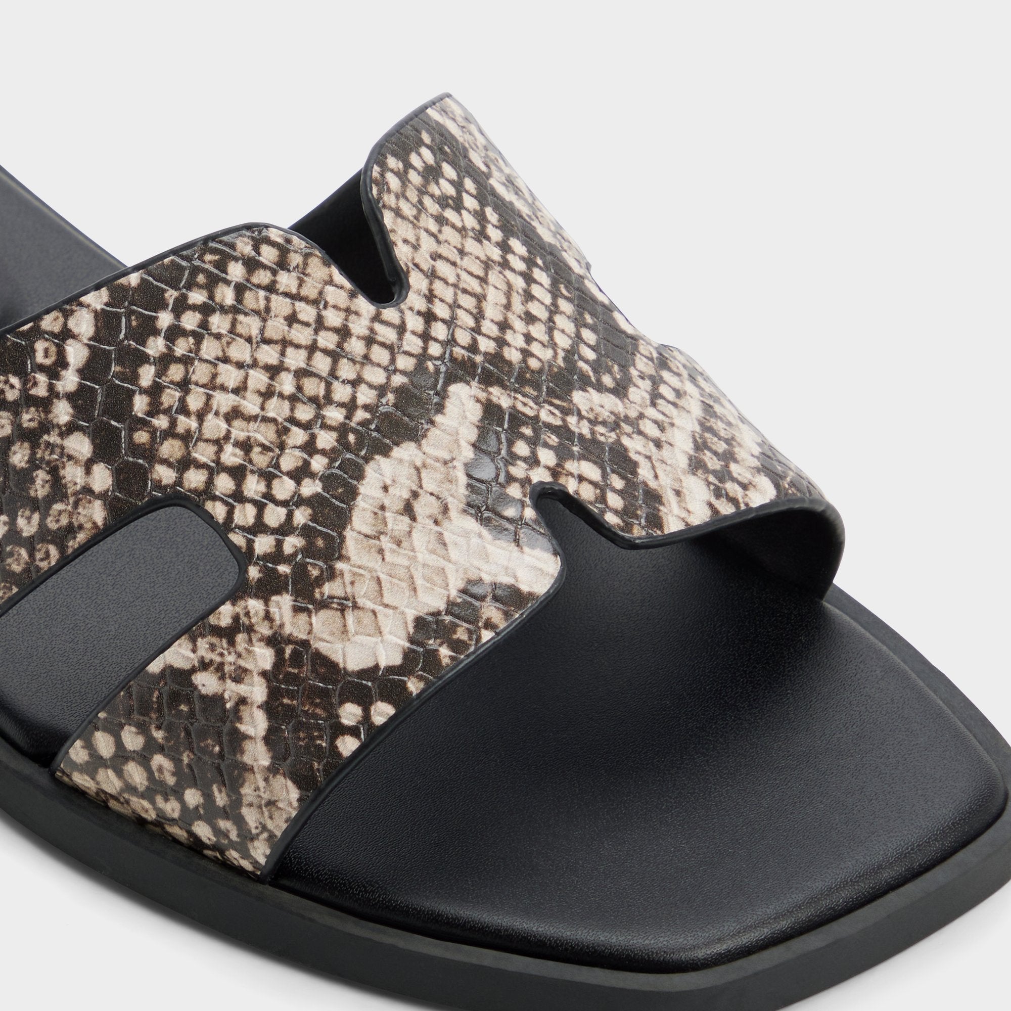 Aldo Itsandal sandales plates effet serpent marron