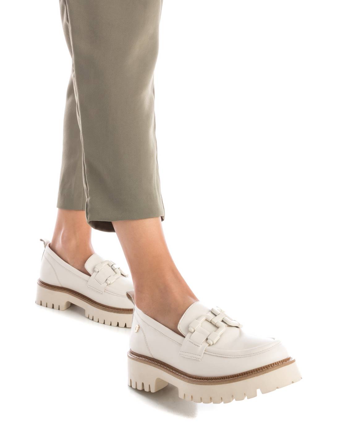 Carmela 16131001 mocassin cuir blanc plateforme