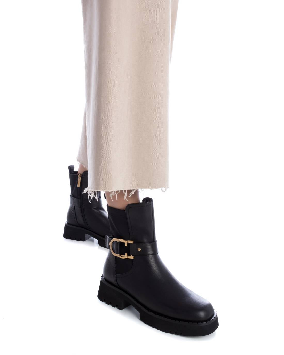 Carmela 16116001 bottine noire cuir plate