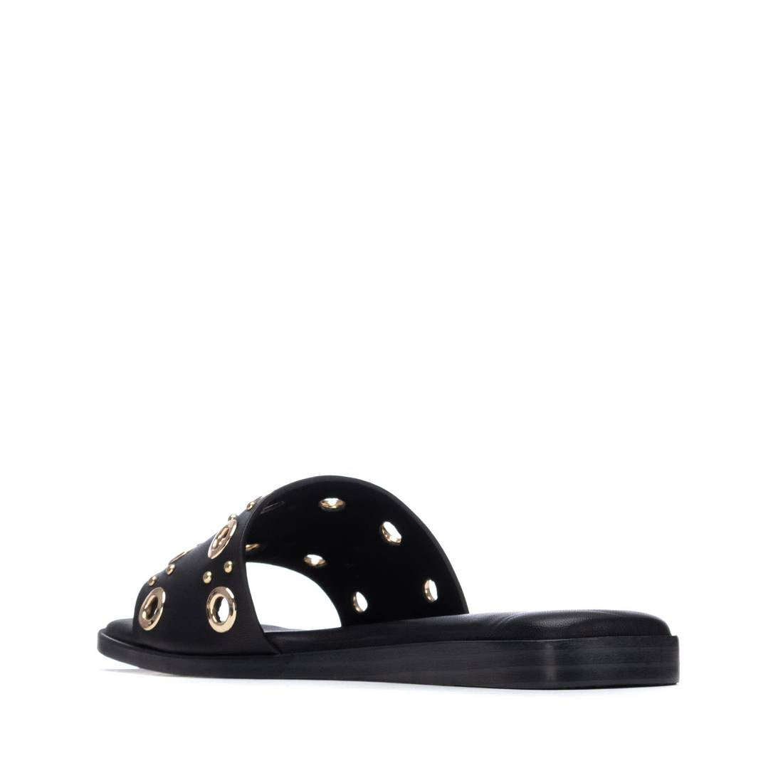 Carmela 16320303 sandale cuir noir appliques métal