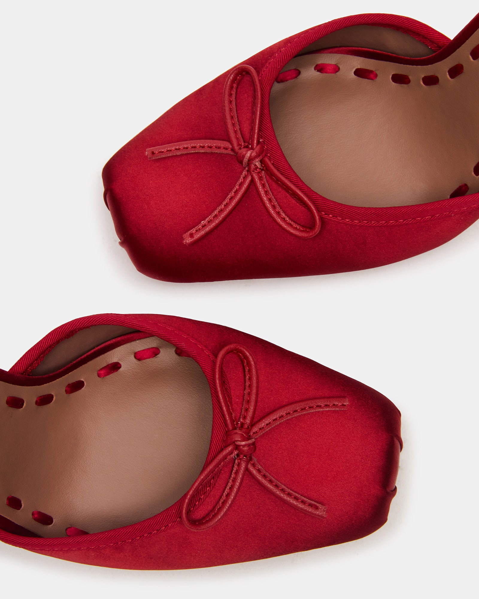 Steve Madden Larina escarpin rouge satin talon 10 cm