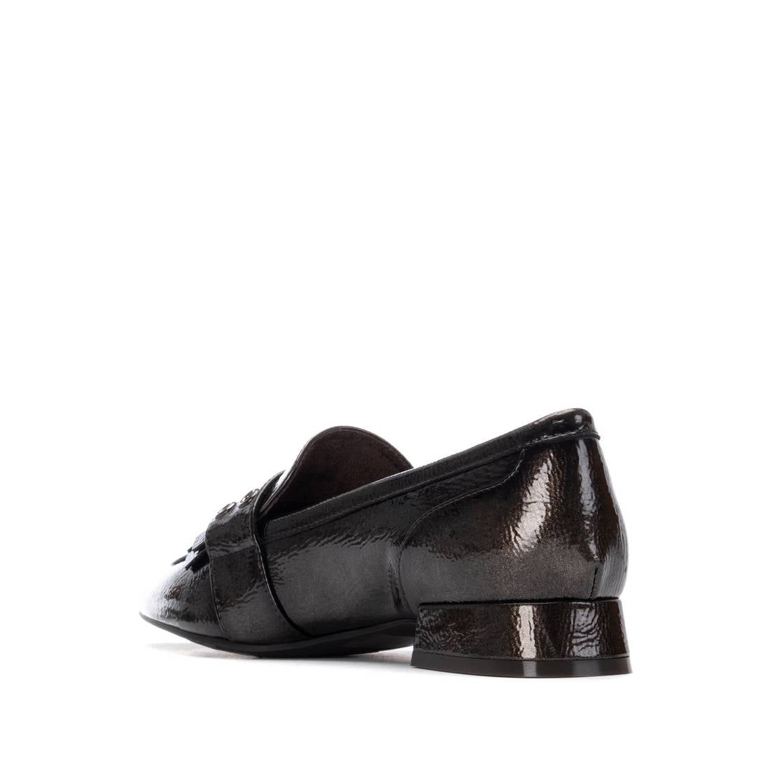 Carmela 16255805 mocassin vernis gris boucle plate
