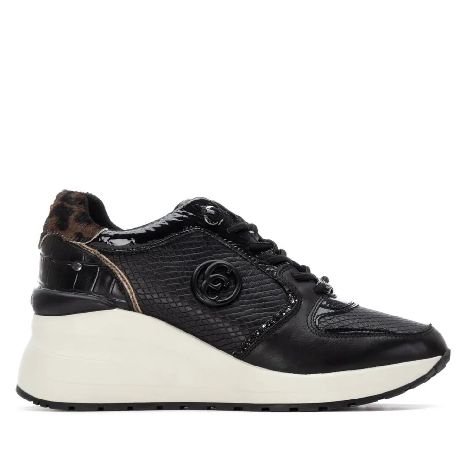 Carmela 16244401 baskets cuir noir compensées
