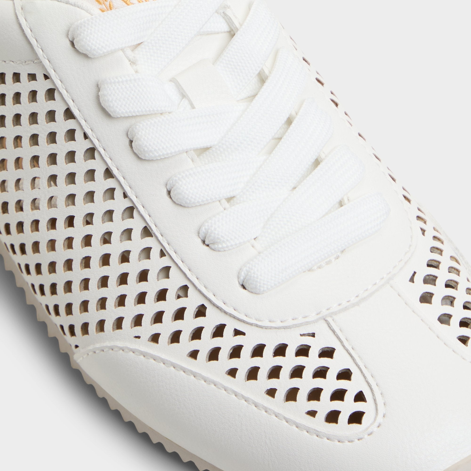 ALDO Carefree baskets suède minimalistes