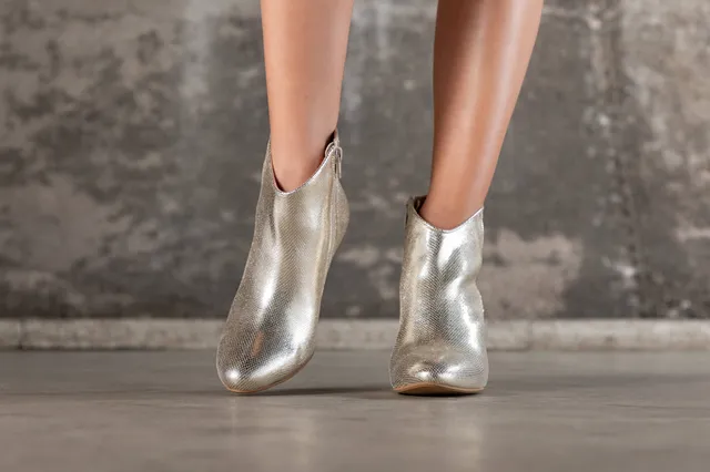 Coralie Masson Louisa bottines à talon cuir doré écaillé