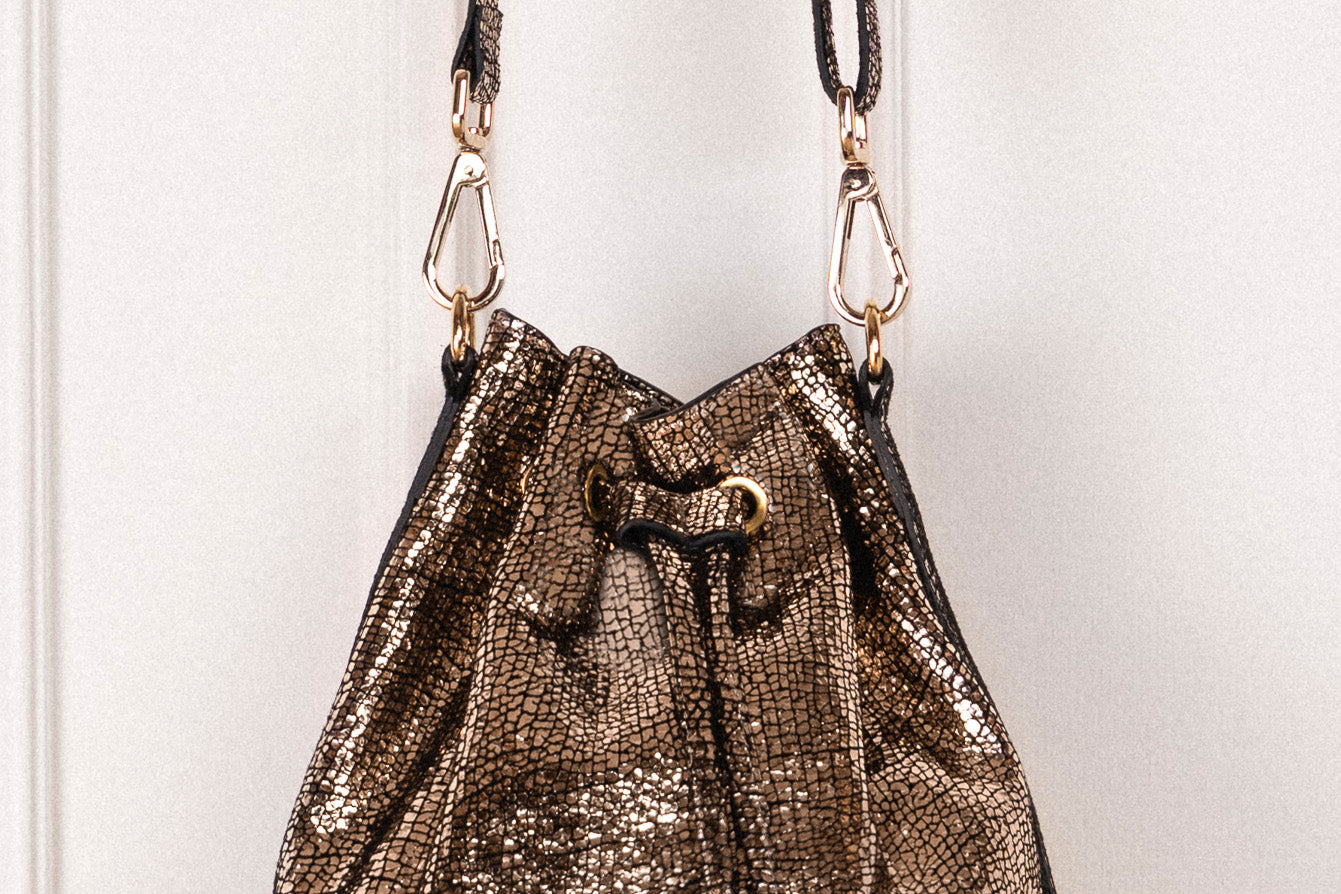 Coralie Masson Luìs sac seau cuir doré craquelé