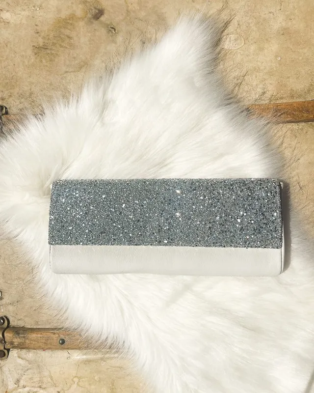 Dessine Moi Un Soulier pochette longue cuir blanc argent