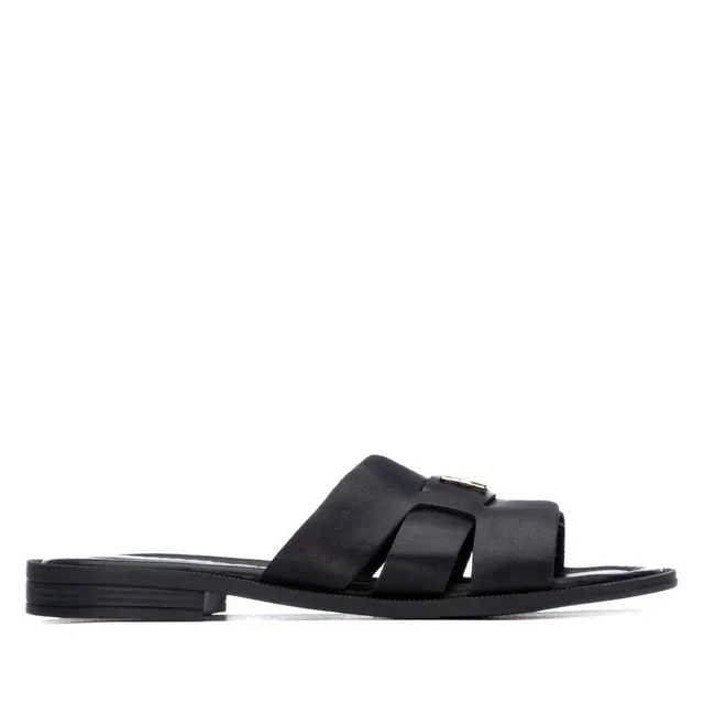 Carmela 16305904 sandales plates cuir noir