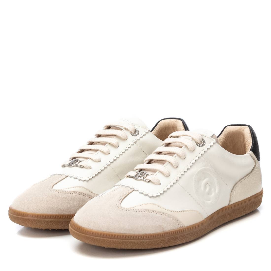 Carmela 16206001 baskets cuir blanc glace à lacets