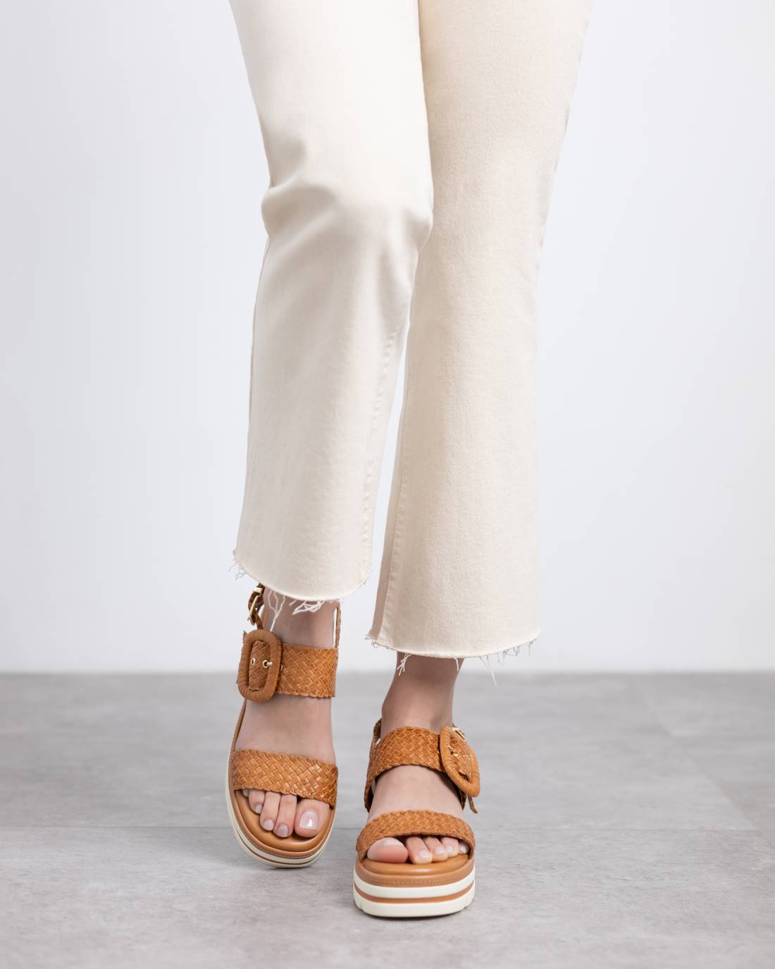 Carmela 16225203 sandales femme camel compensées