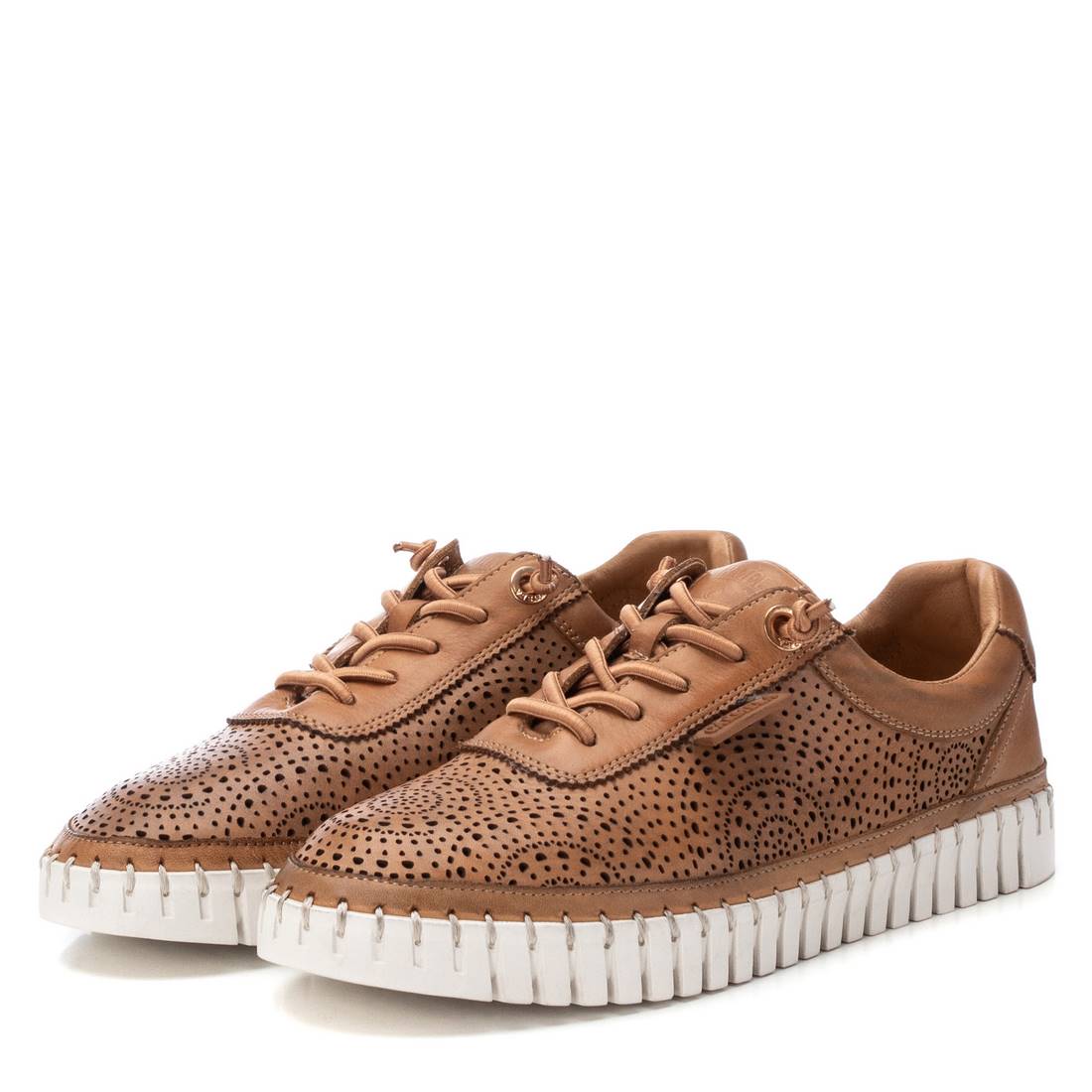 Carmela 16232704 chaussures lacées camel cuir ajouré
