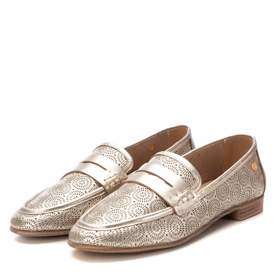 Carmela 16217004 mocassins femme or cuir ajouré