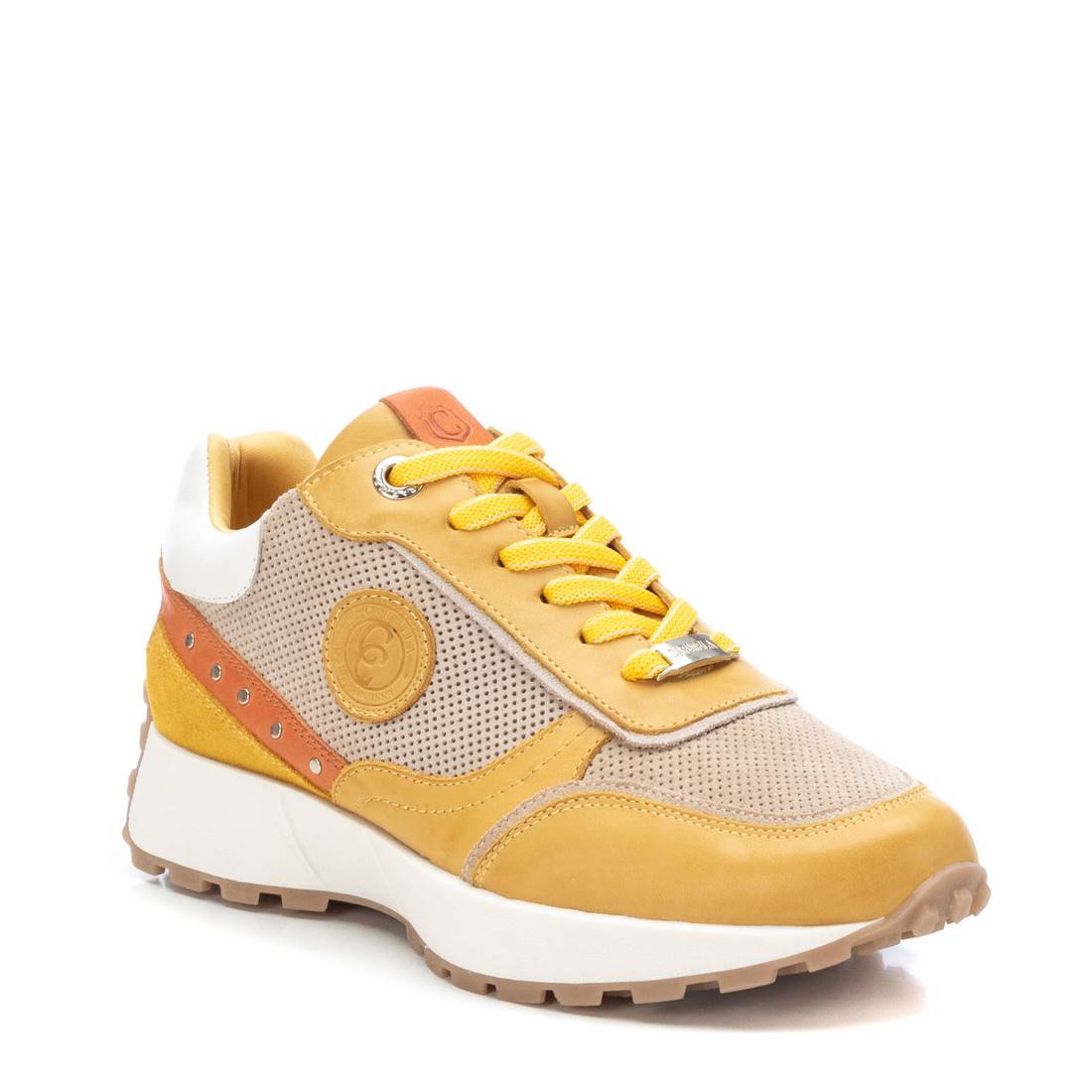Carmela 16069903 baskets cuir jaune cloutées