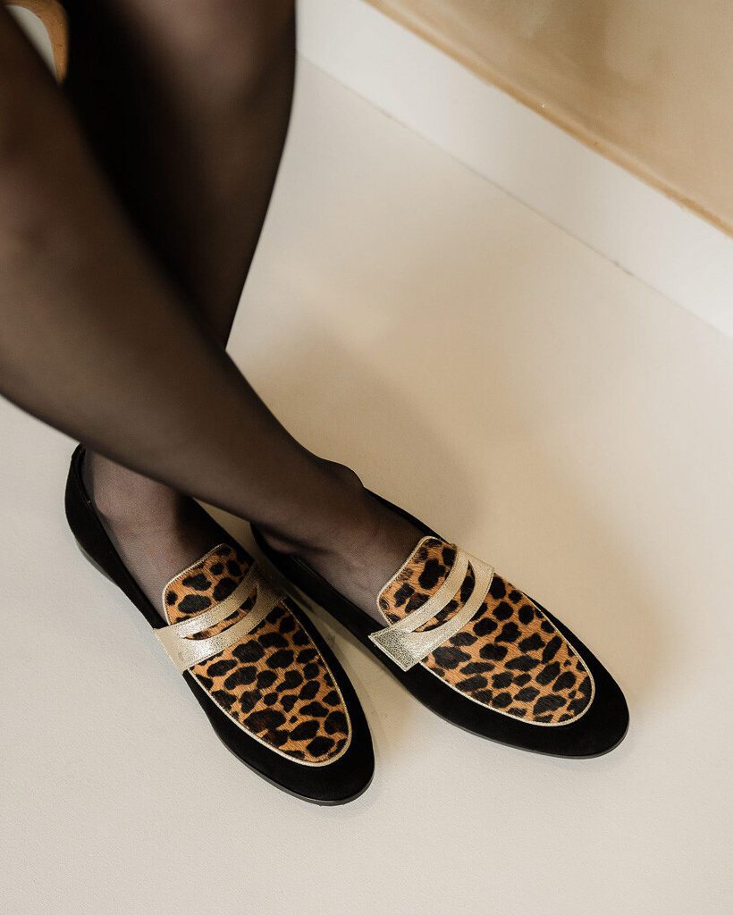 Dessine Moi Un Soulier mocassin plat velours noir léopard champagne