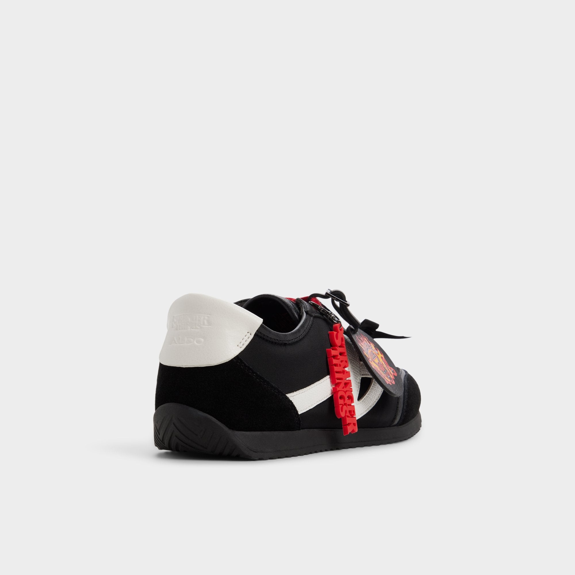 ALDO Hellfirelives baskets Stranger Things noires à charms