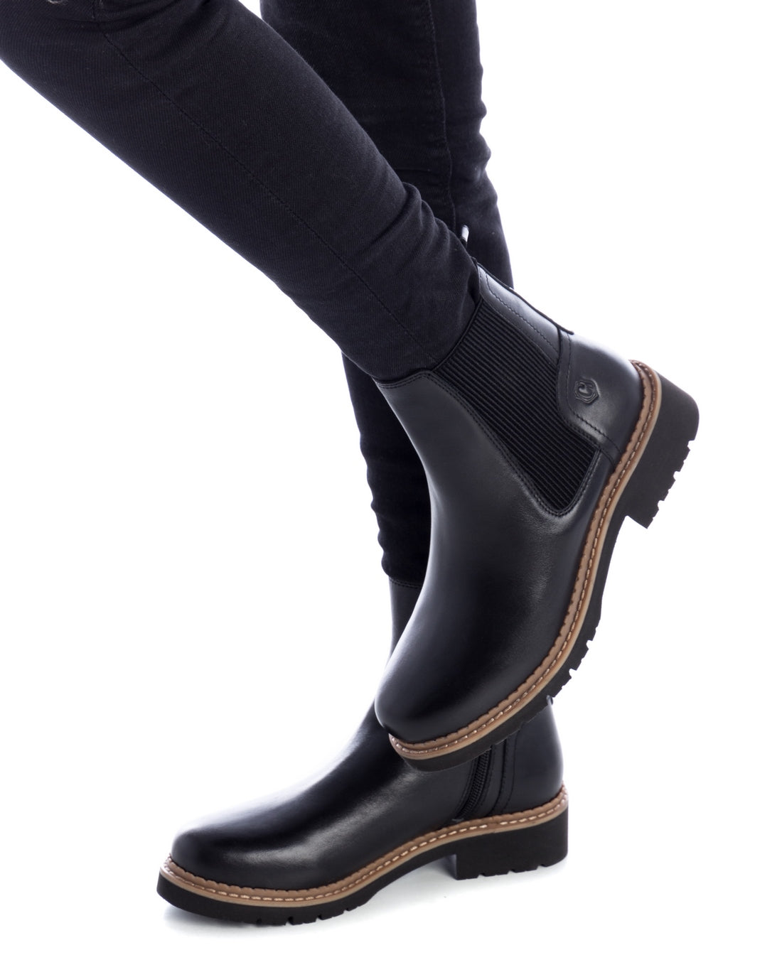 Carmela 16004602 bottine chelsea noire cuir plat