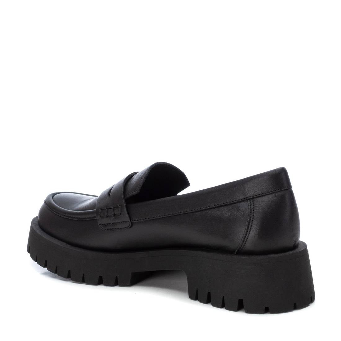 Carmela 16099101 mocassin cuir noir semelle crantee