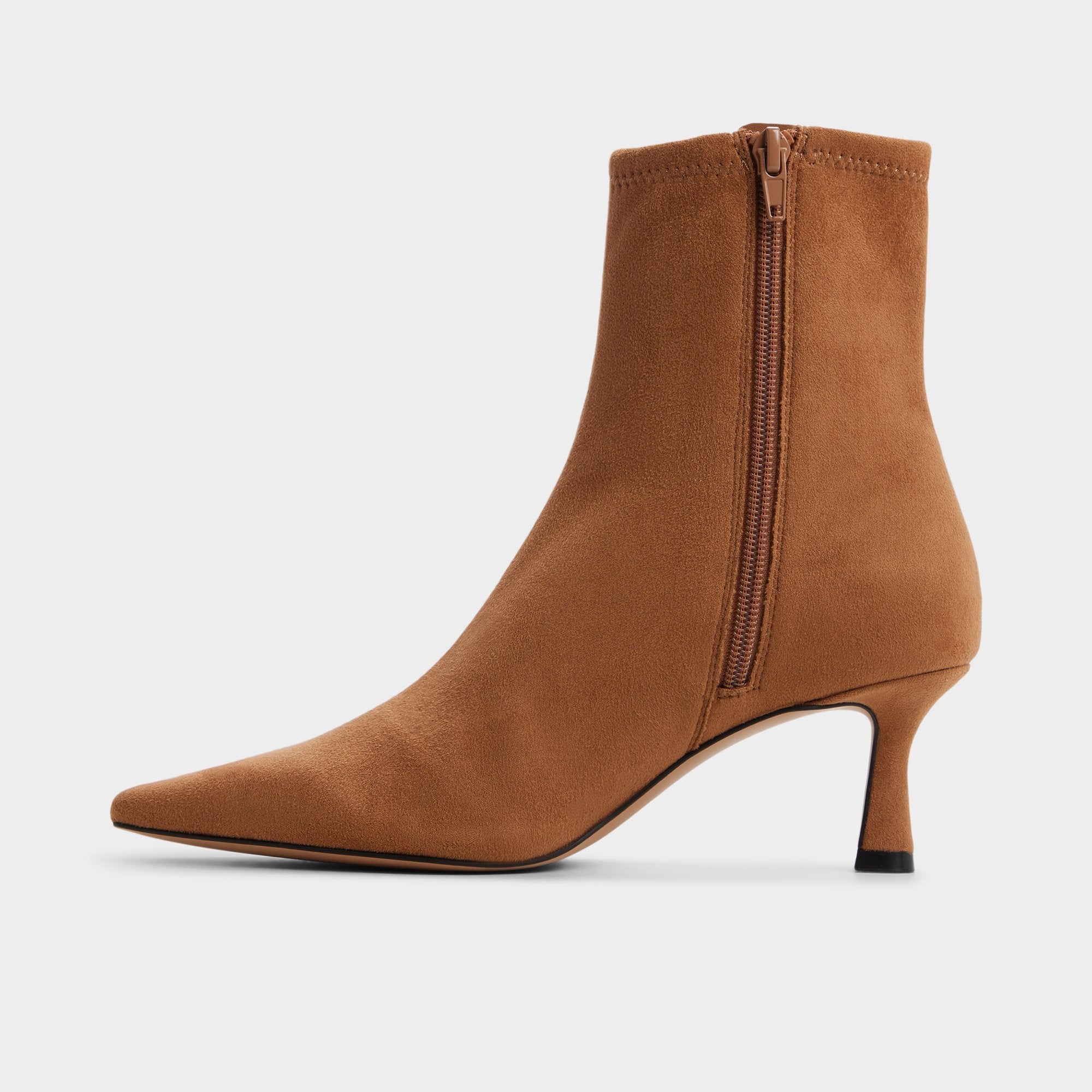 Aldo Gavamana escarpins femme suède marron talon chat