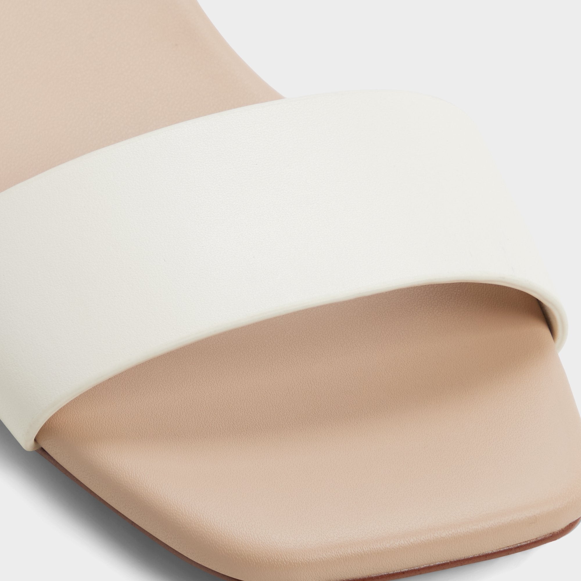 Aldo Dorenna sandales bride arrière petit talon blanc